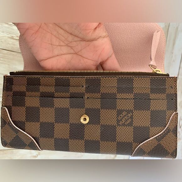 🌺RARE🌺 Louis Vuitton Damier Ebene Caissa Wallet (CA3168) - Picture 6 of 16